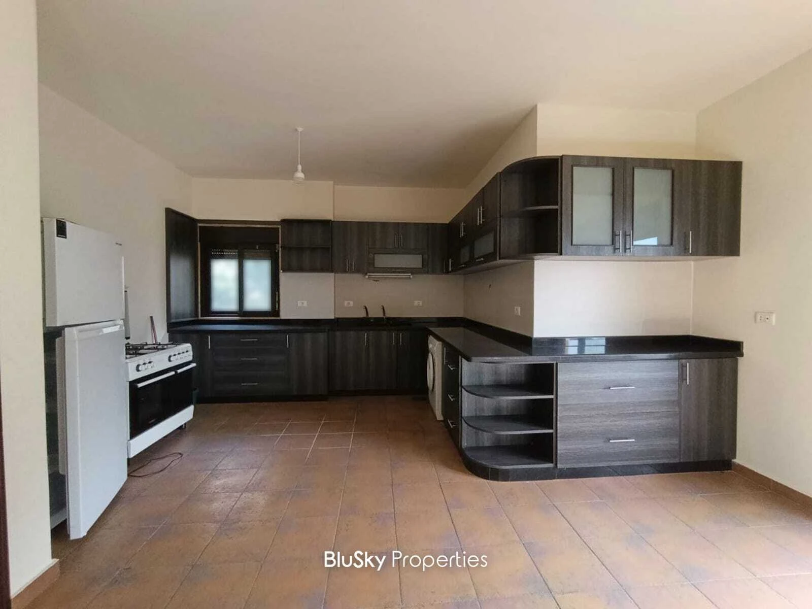 Duplex 310m² Balcony for Sale in Halat — photo 4