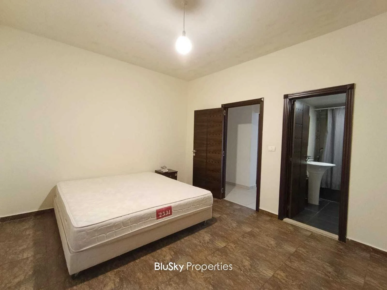 Duplex 310m² Balcony for Sale in Halat — photo 5