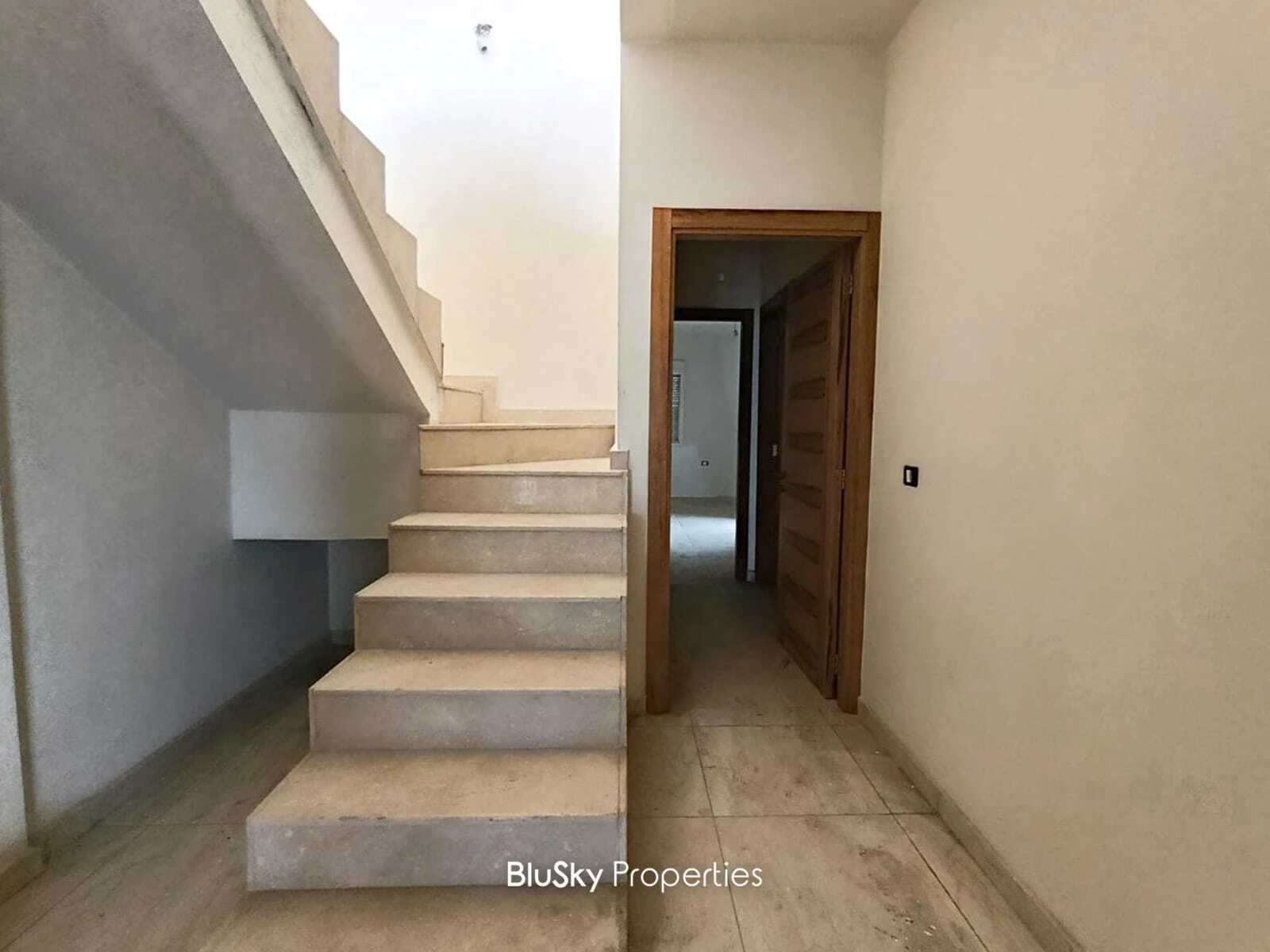 Duplex 360m² Sea View for Sale in Halat — الصورة 3