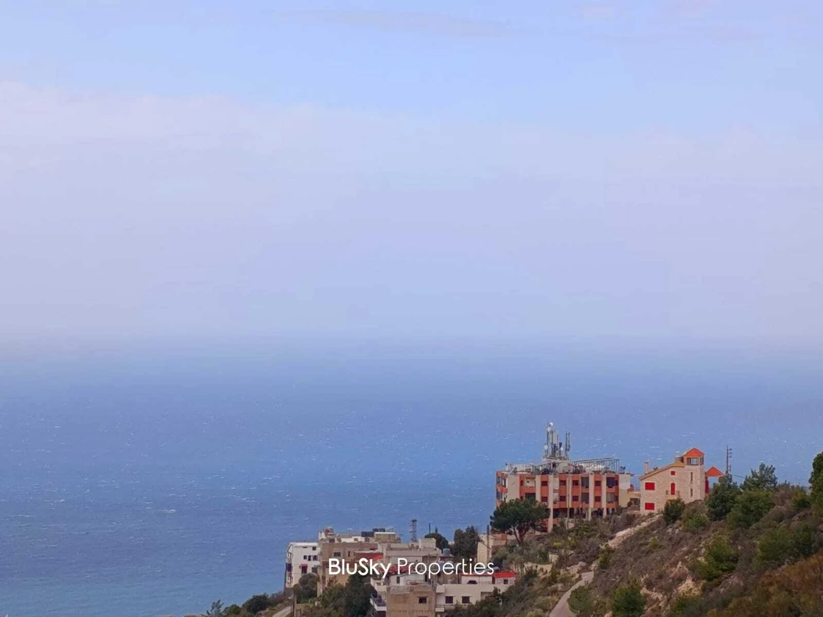 Land 842m² for Sale in Halat