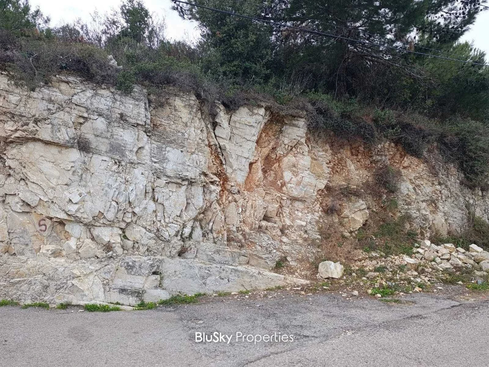 Land 842m² for Sale in Halat — photo 3