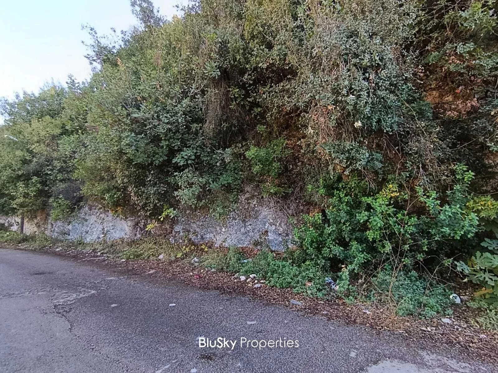 Land 900m² for Sale in Halat