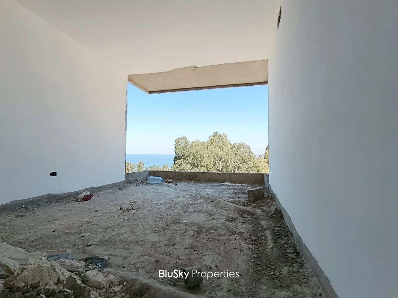 Apartment 90m² with Sea View for Sale in Halat