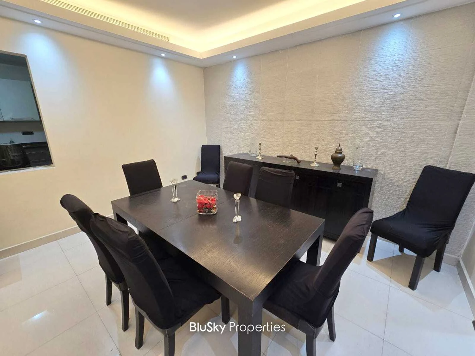 Apartment 170m² Balcony for Rent in Hazmieh — photo 2