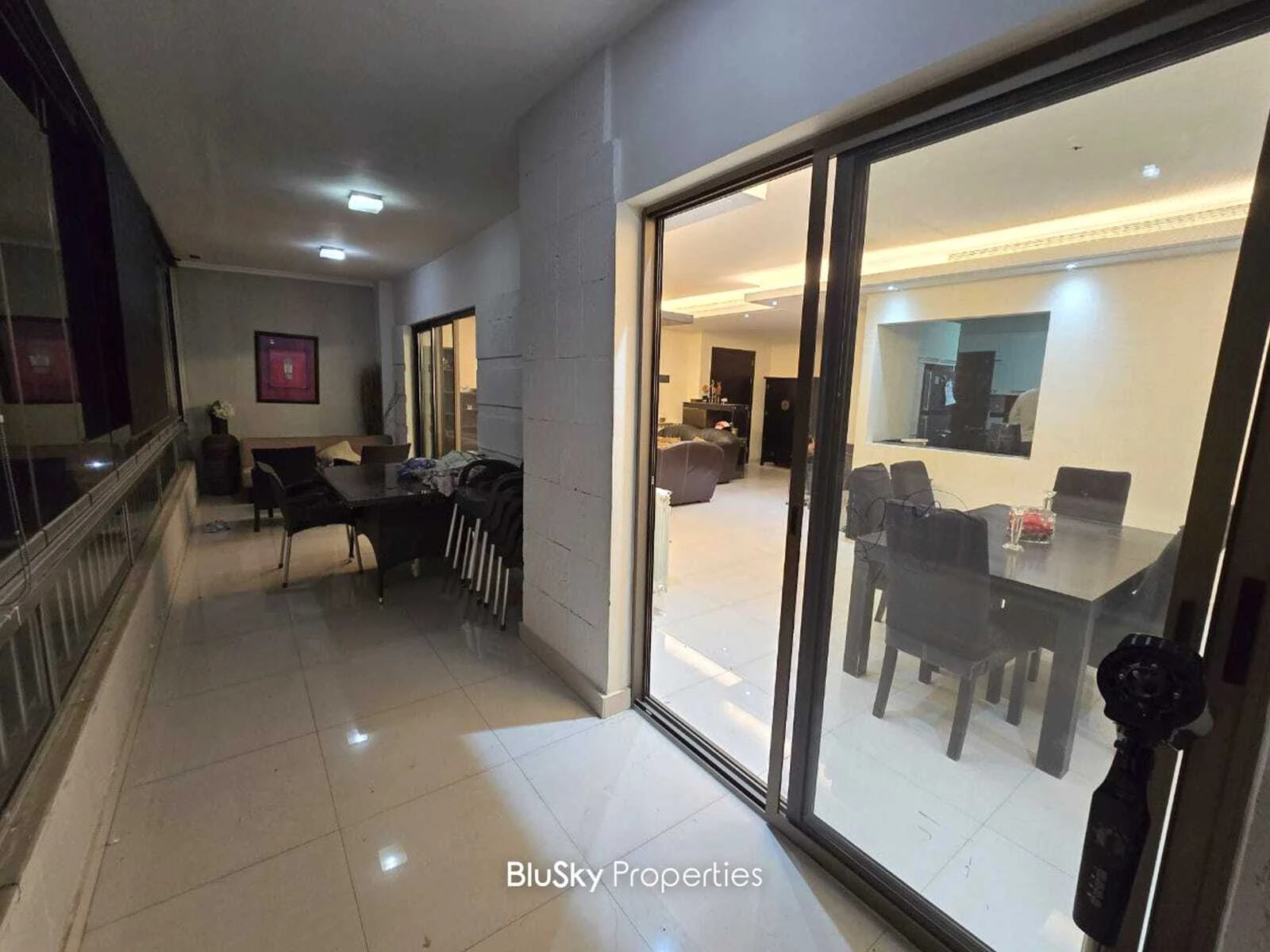 Apartment 170m² Balcony for Rent in Hazmieh — photo 3
