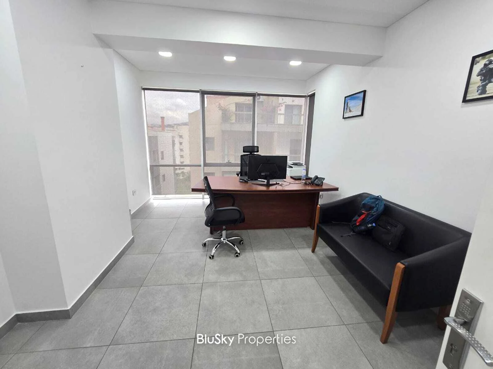 Office 180m² for Sale in Hazmieh — photo 2