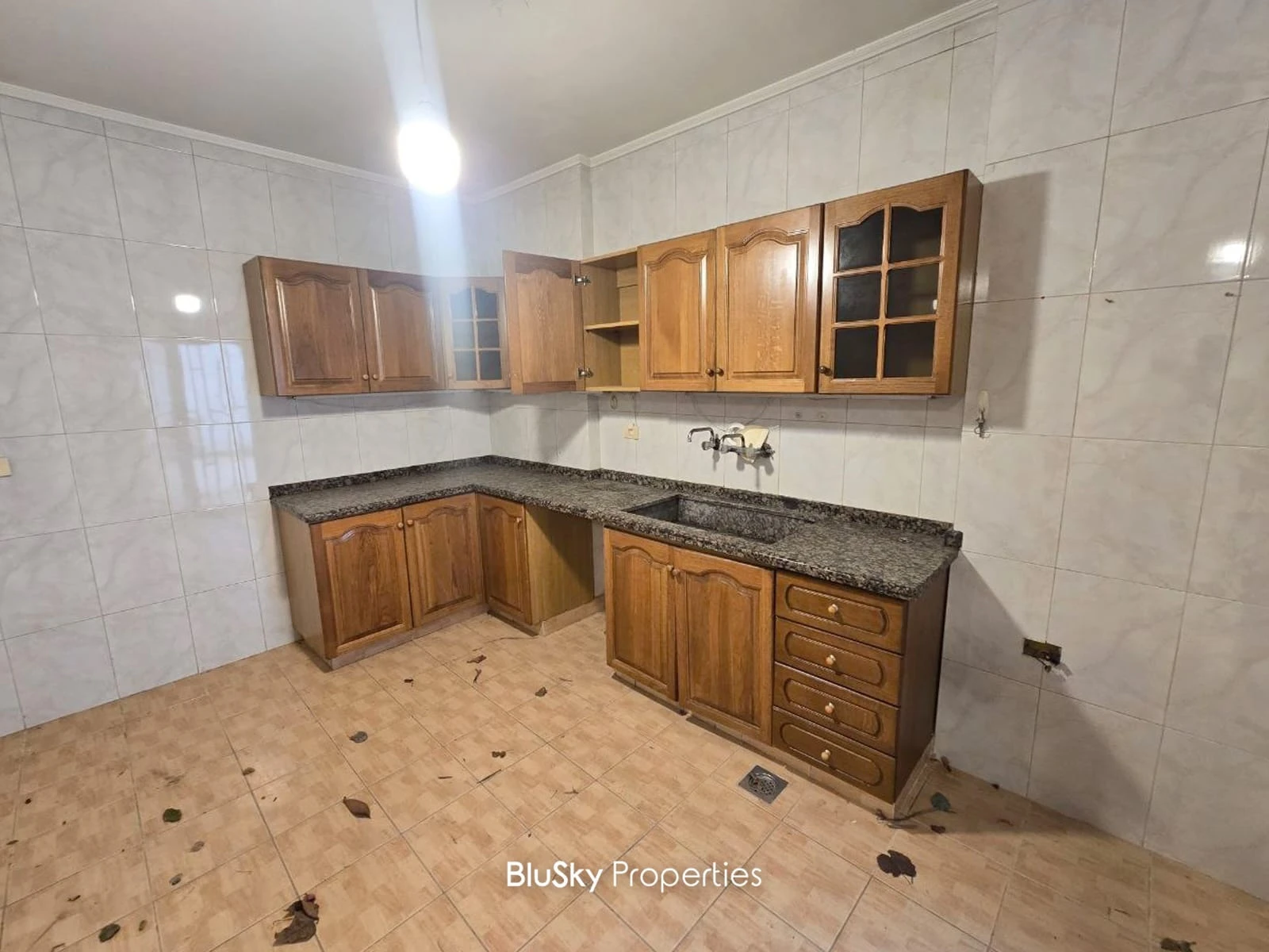 Apartment 200m² with Terrace for Sale in Hazmieh — photo 5