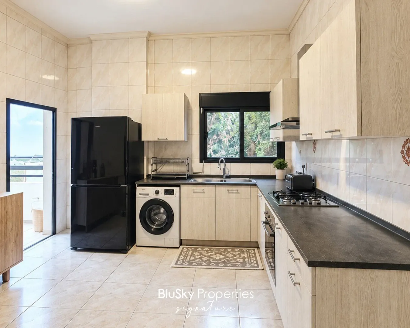 Apartment 202m² with City View for Sale in Hazmieh — photo 2