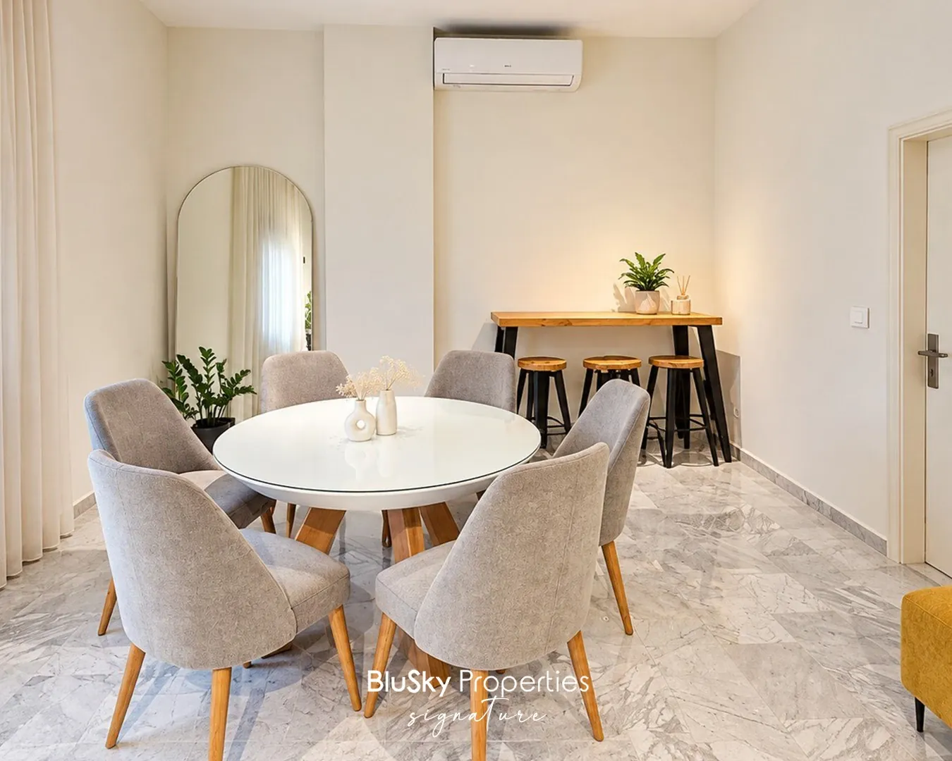 Apartment 202m² with City View for Sale in Hazmieh — photo 3