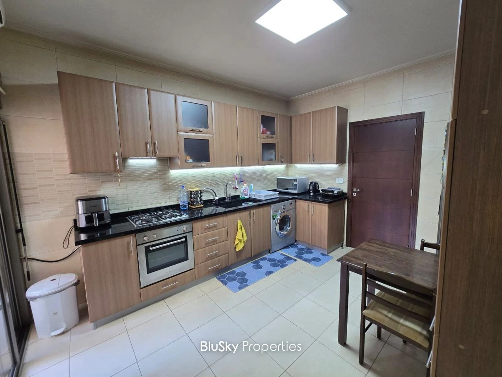 Apartment 215m² with City View for Sale in Hazmieh — photo 5
