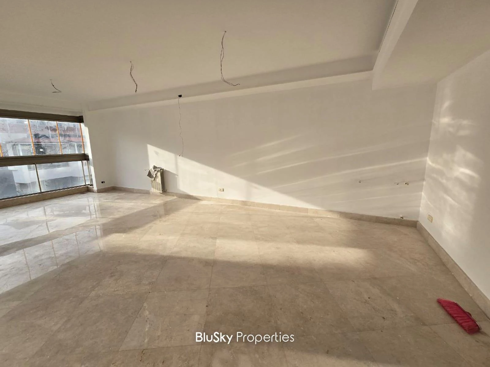Apartment 230m² for Sale in Hazmieh — photo 2