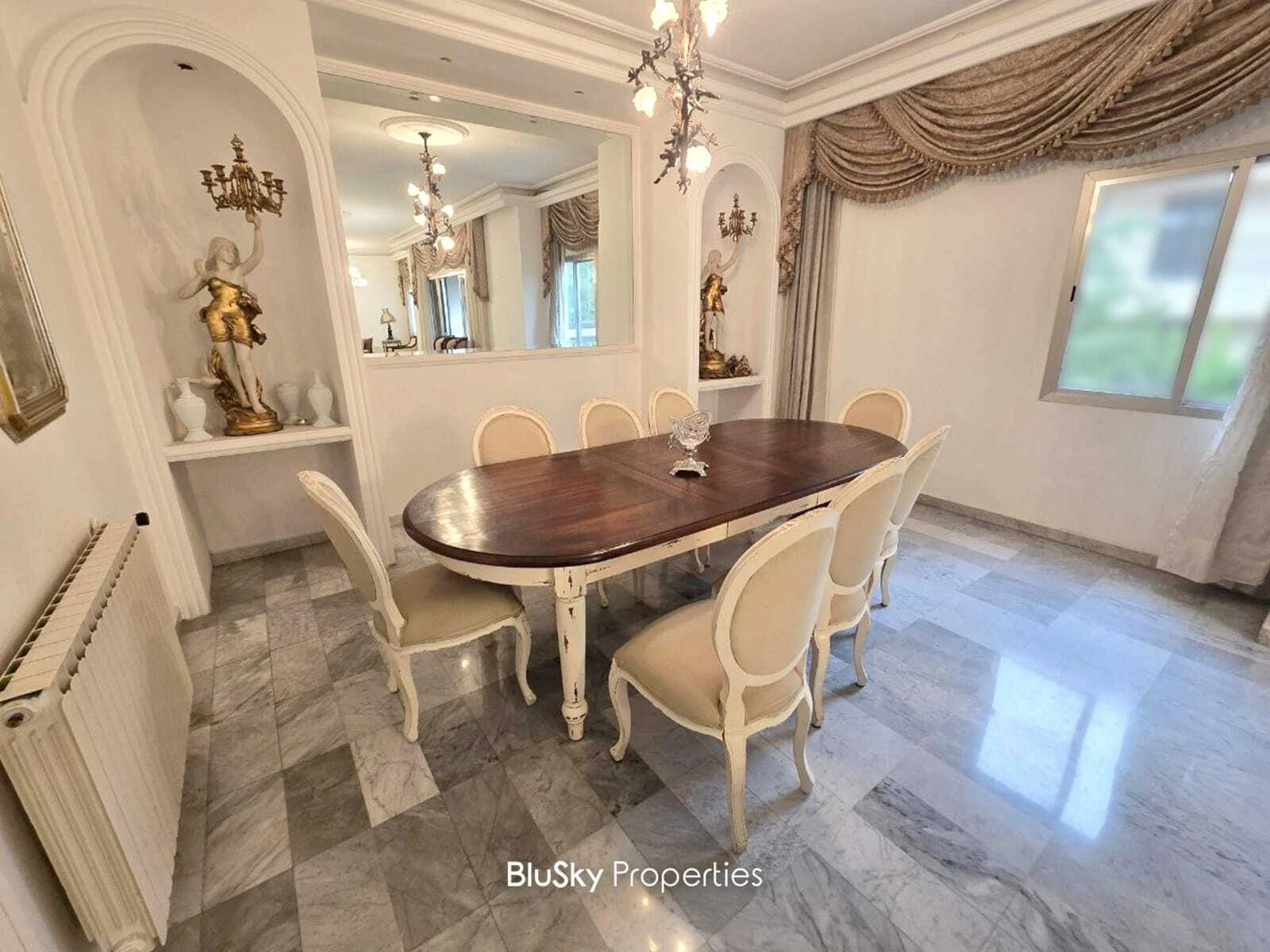 Apartment 250m² for Rent in Hazmieh — الصورة 4