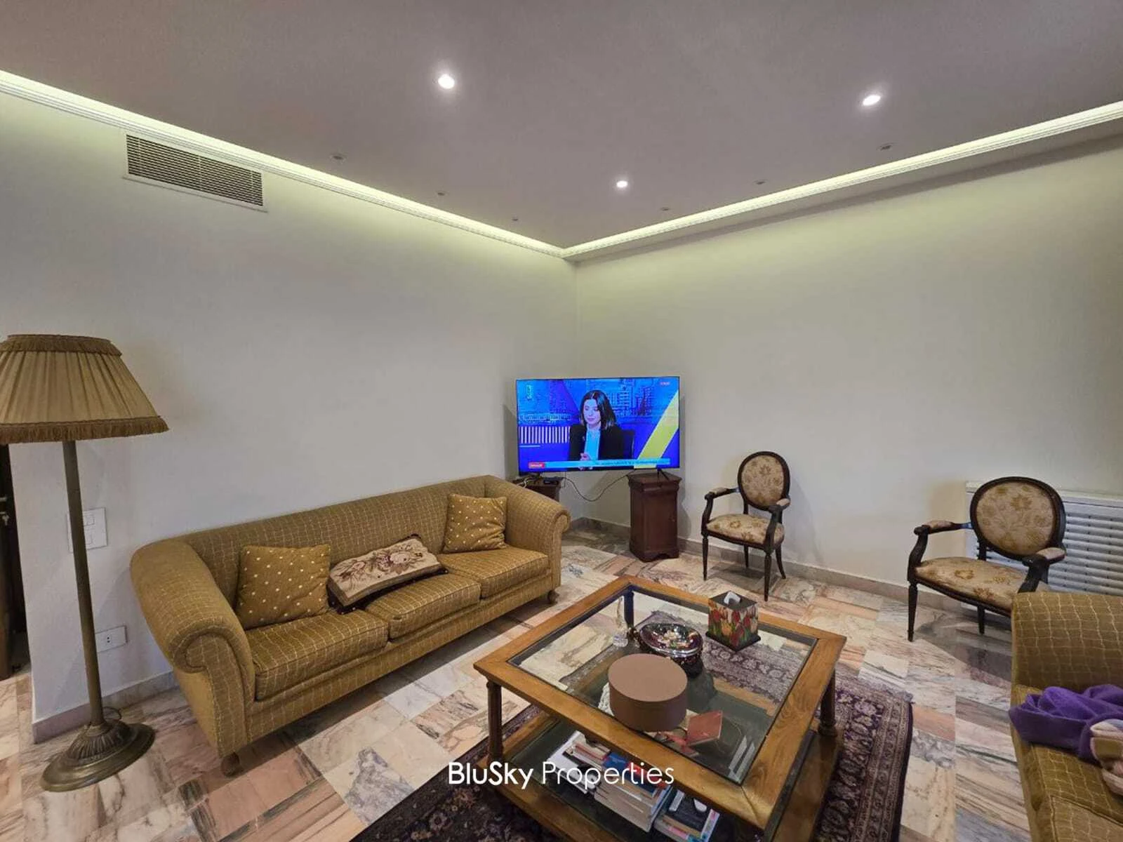 Apartment 300m² for Sale in Hazmieh — photo 3