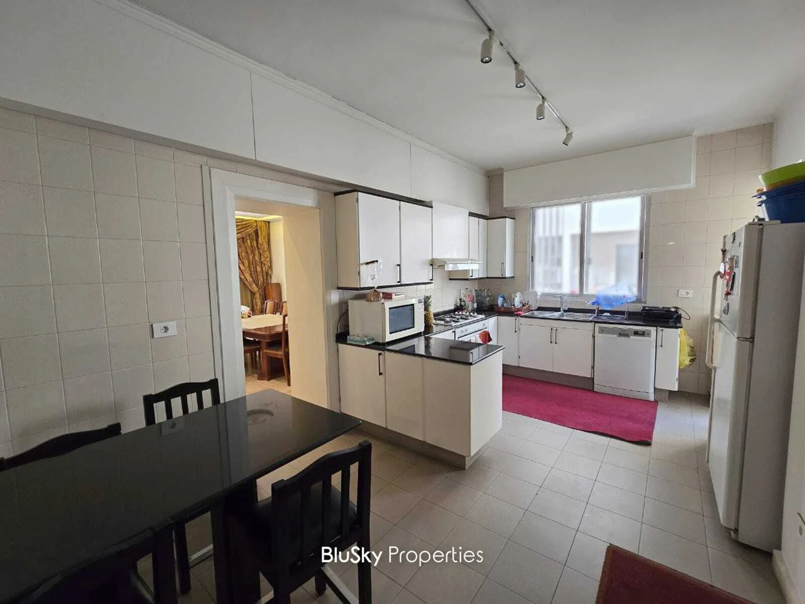 Apartment 300m² for Sale in Hazmieh — photo 4