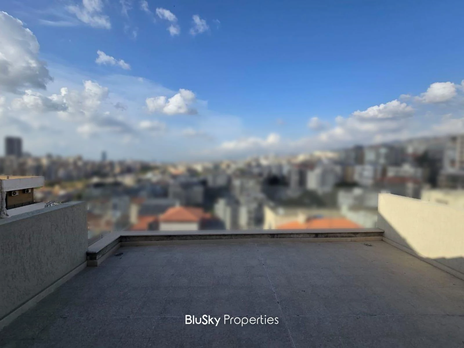 Duplex 310m² Balcony for Sale in Hazmieh — photo 3