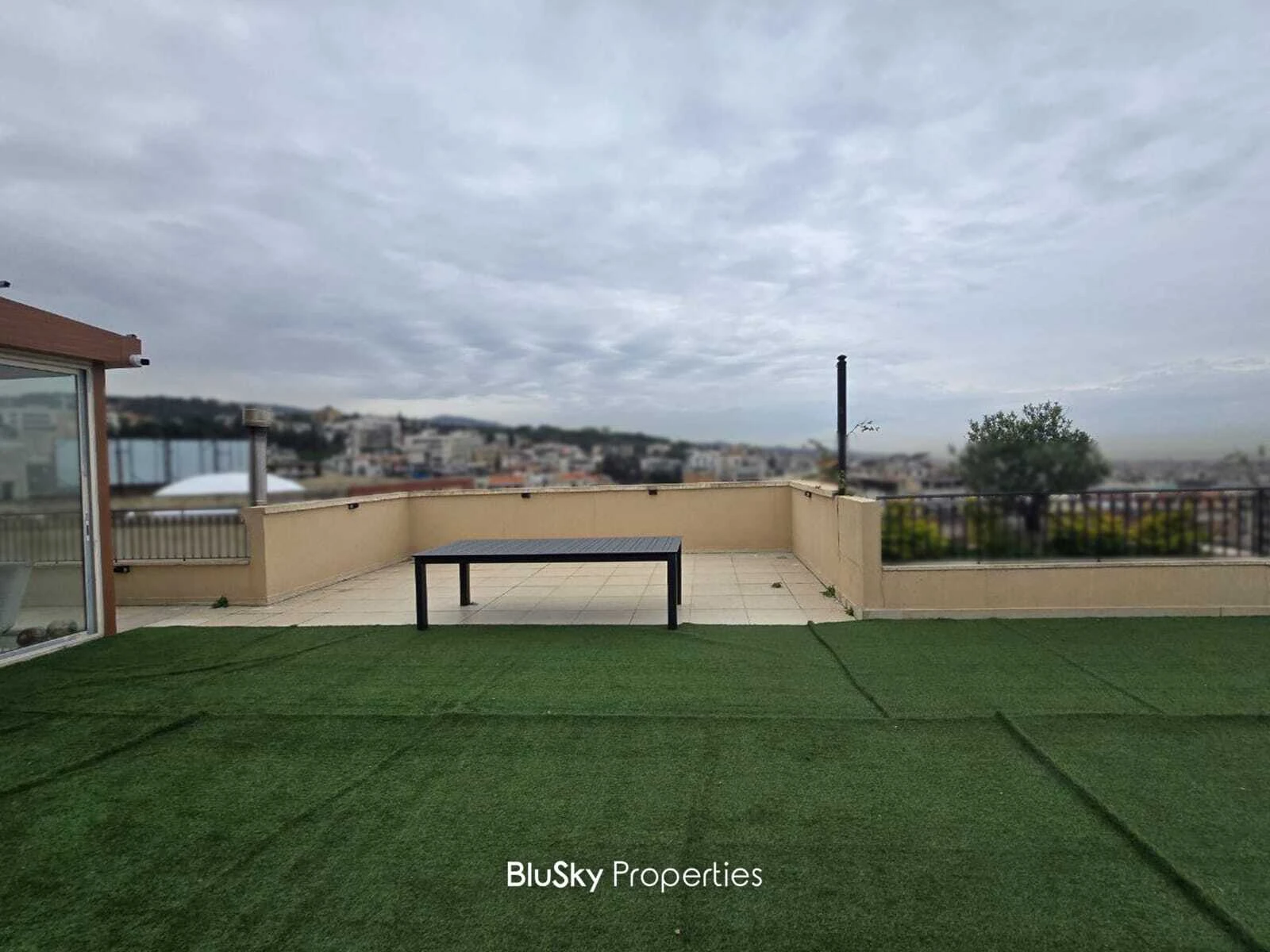 Duplex 400m² Terrace for Sale in Hazmieh — photo 3
