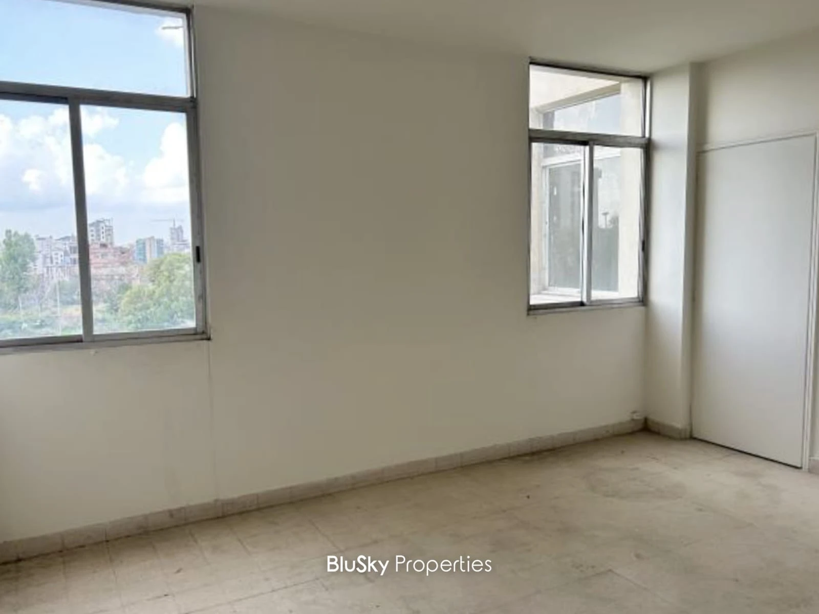 Office 70m² with City View for Sale in Hazmieh
