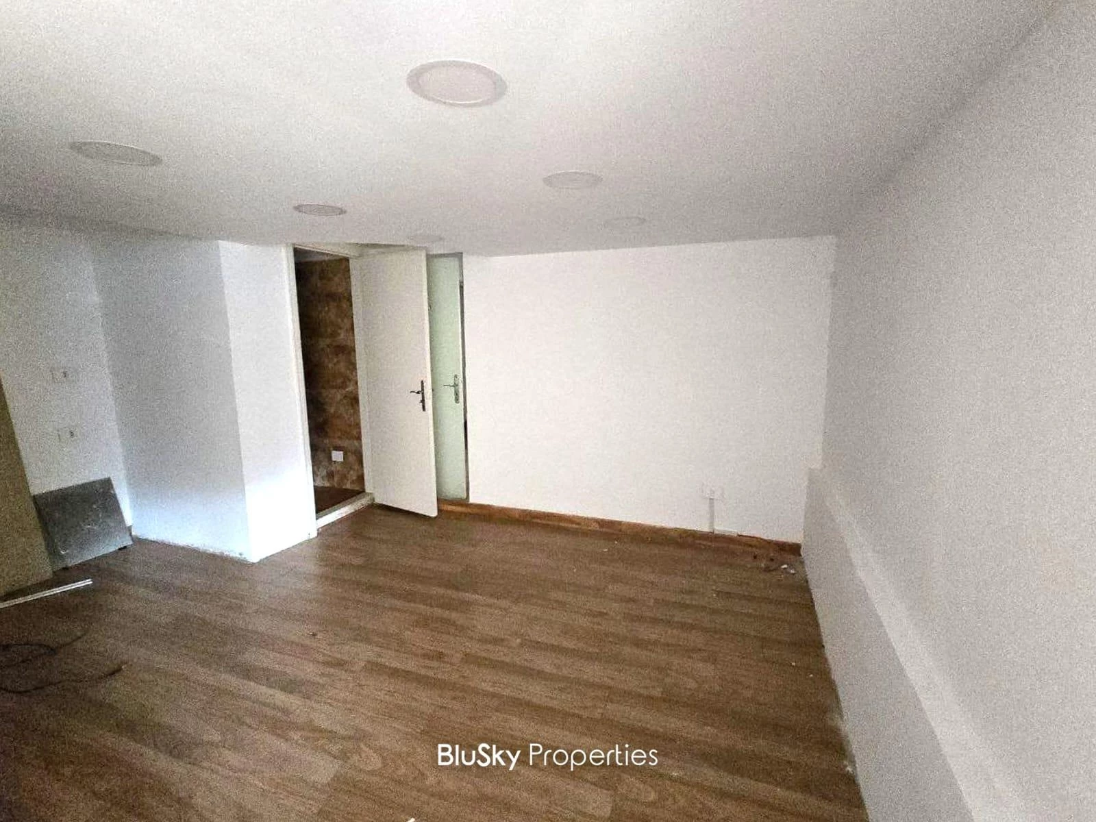 Shop 85m² Duplex for Rent in Hazmieh — photo 3