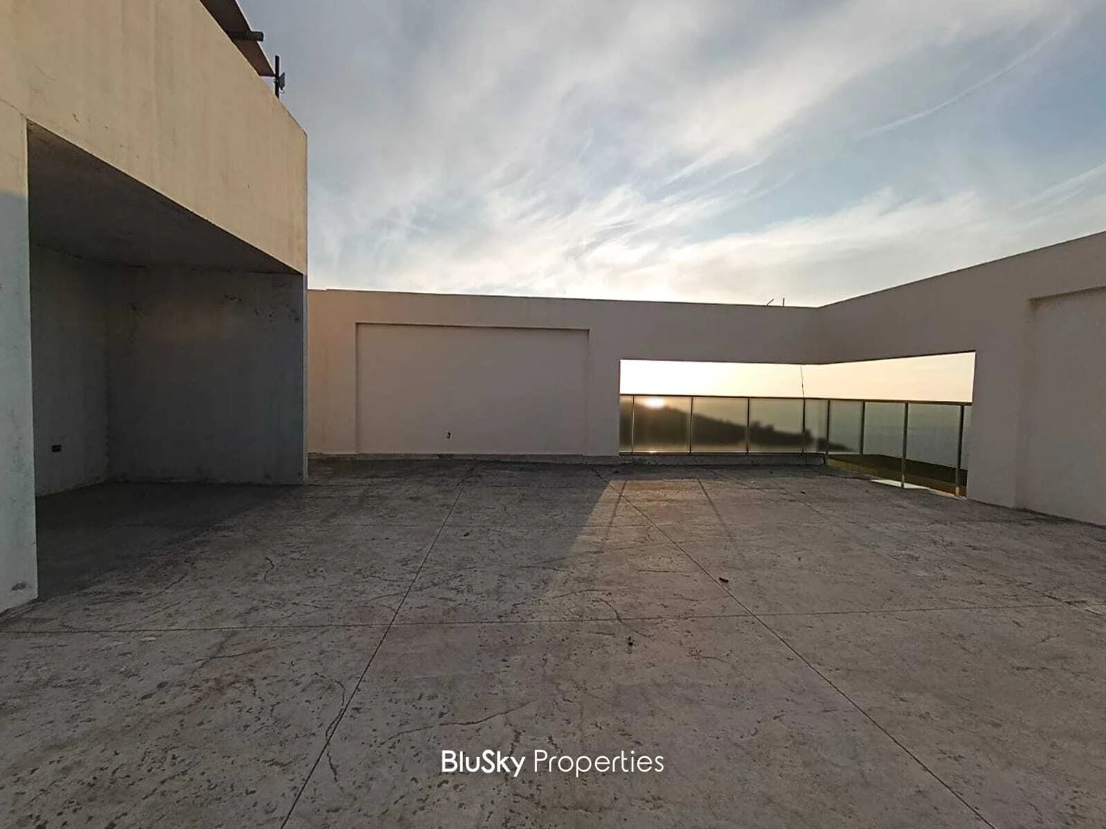 Apartment 152m² Terrace for Sale in Hboub — photo 3