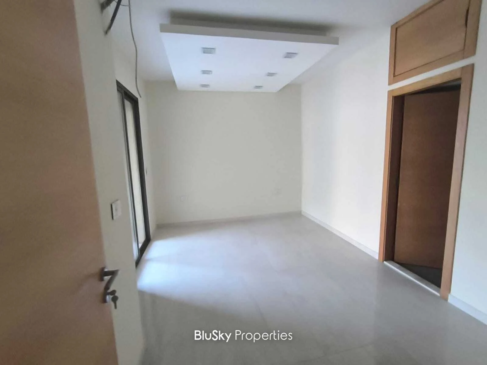 Apartment 207m² Balcony for Sale in Hbous — photo 2