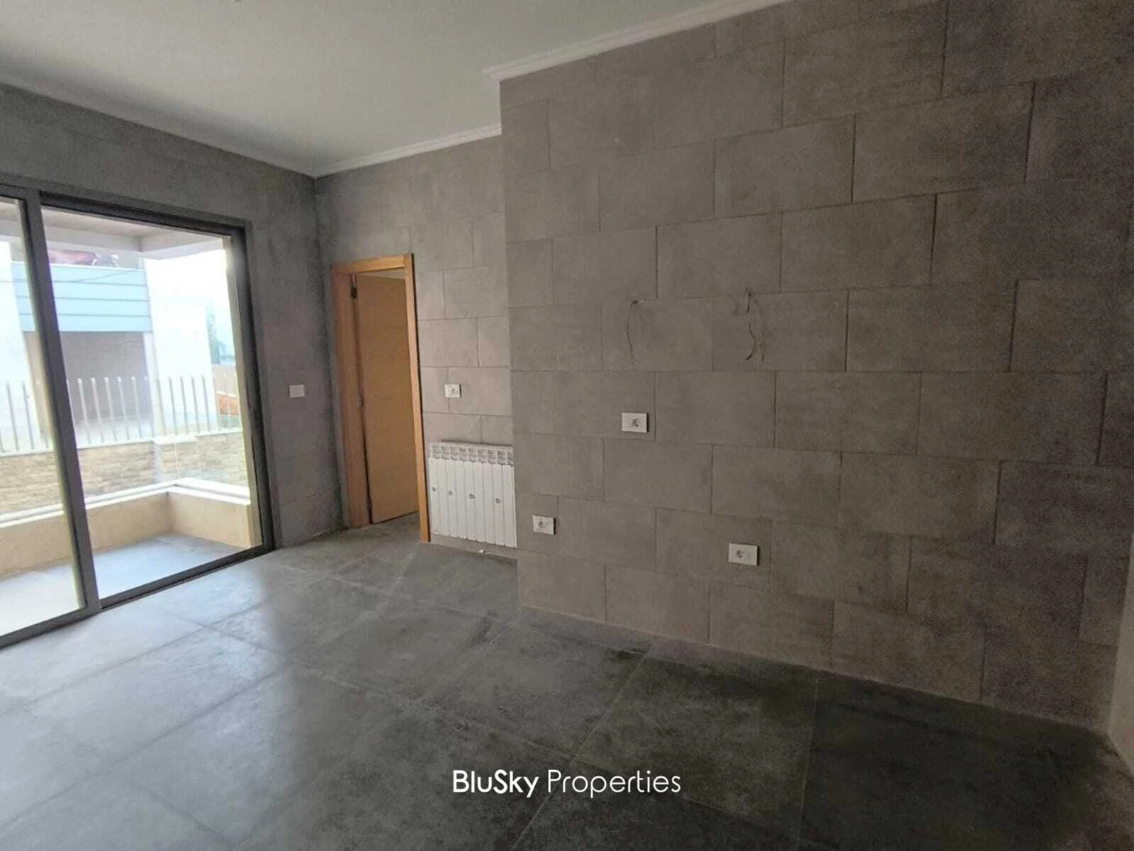 Apartment 207m² Balcony for Sale in Hbous — photo 4