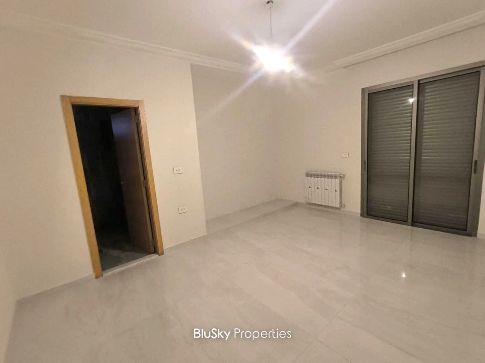 Apartment 213m² for Sale in Hbous — photo 2
