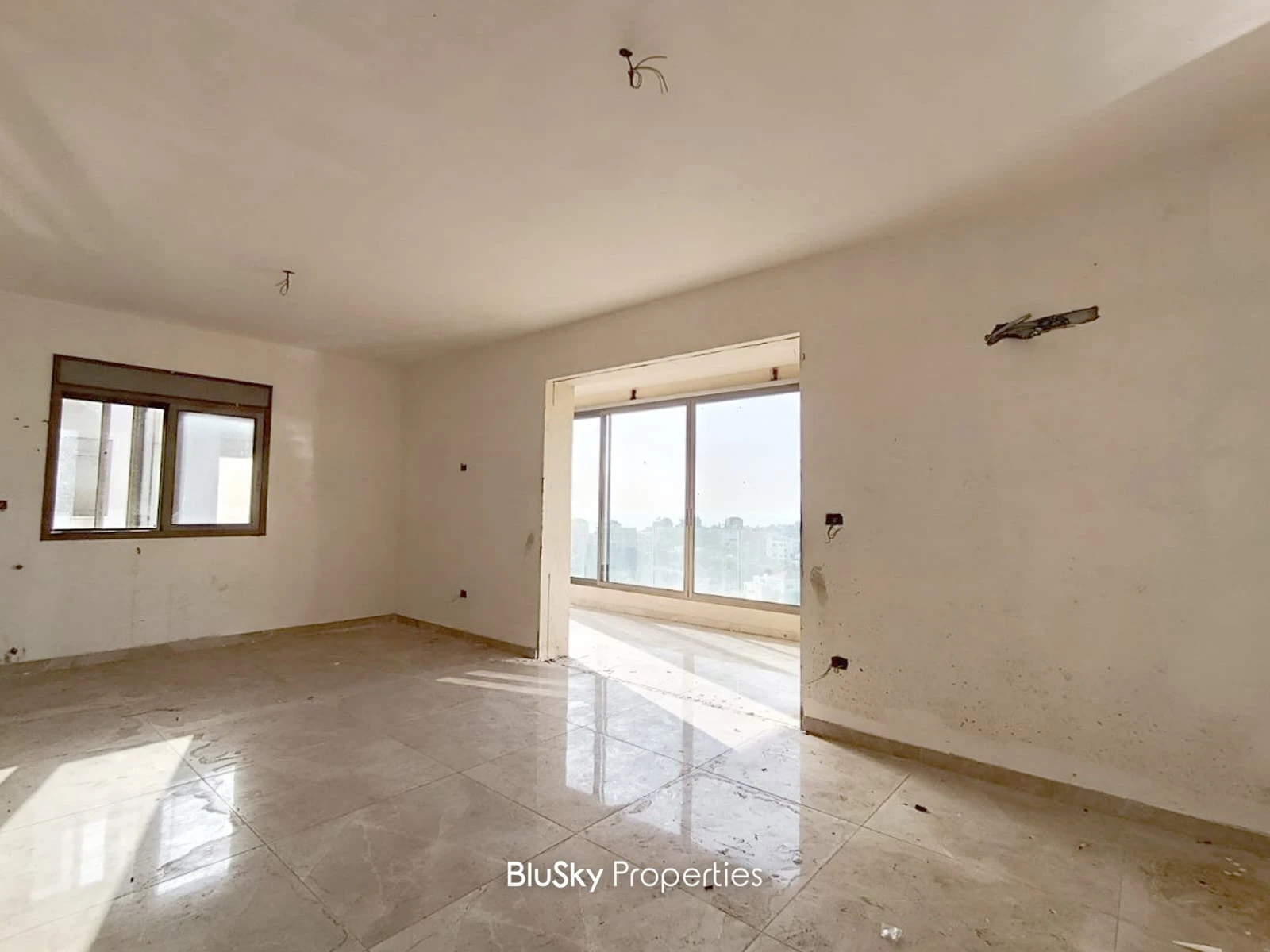Apartment 320m² with Sea View for Sale in Hboub