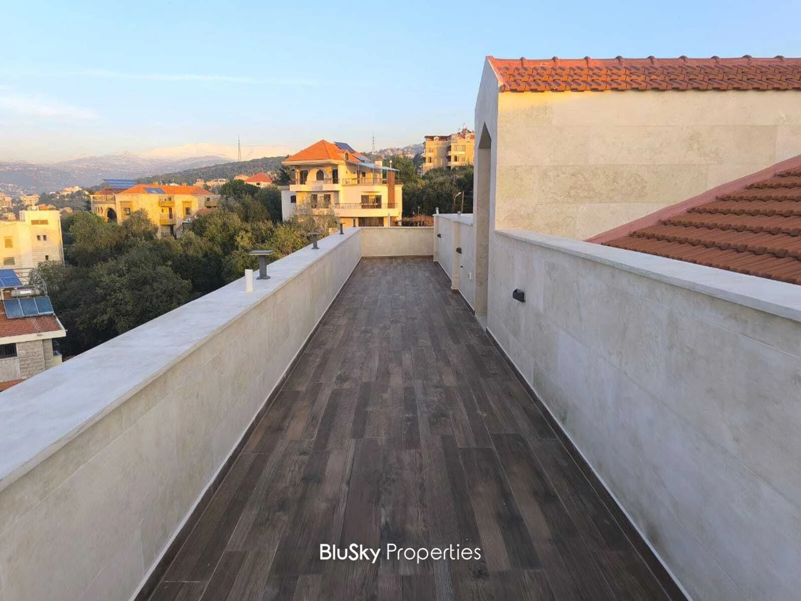 Duplex 300m² Terrace for Sale in Hbous — photo 2