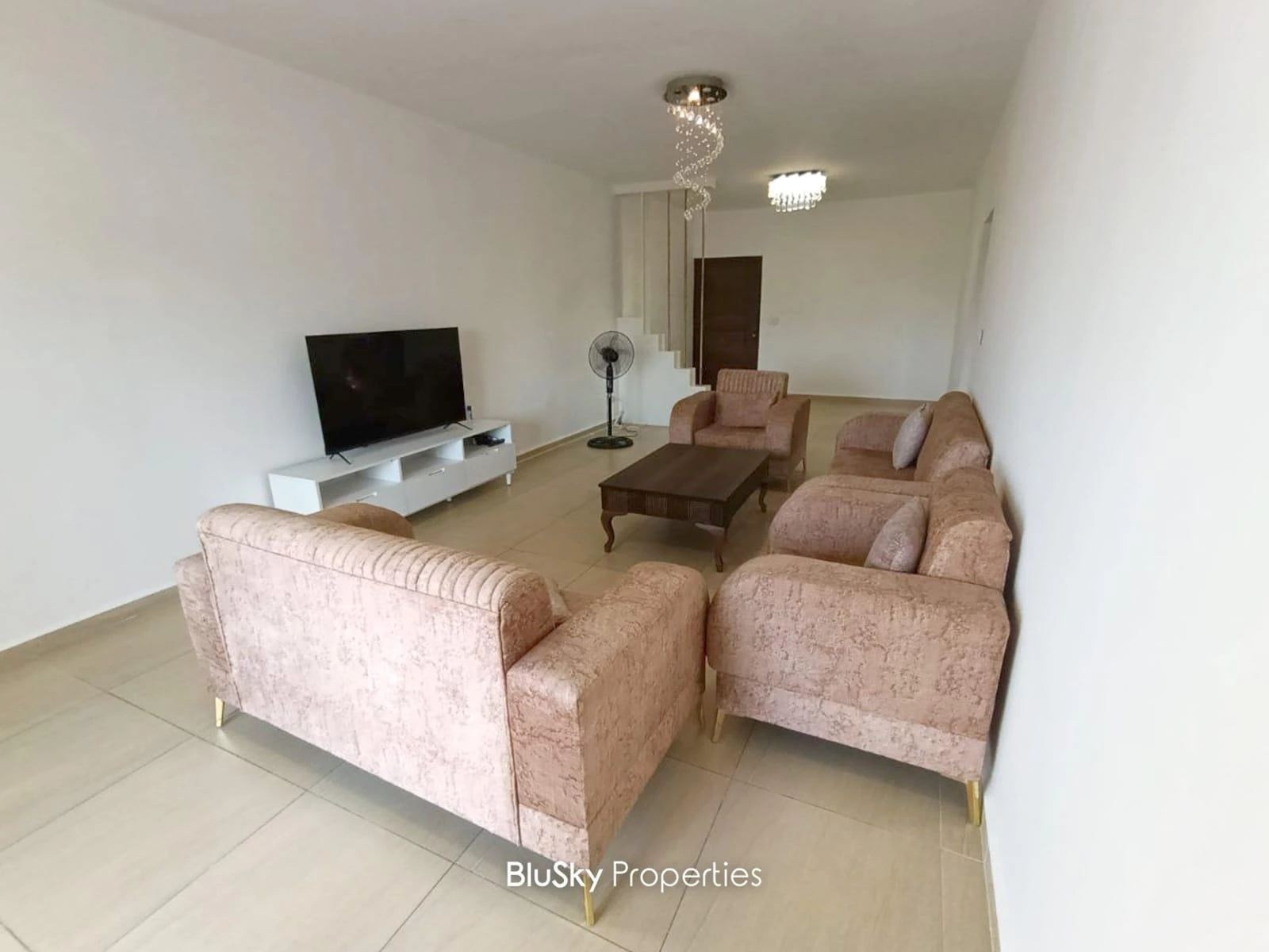 Apartment 130m² City View for Sale in Hosrayel — photo 2