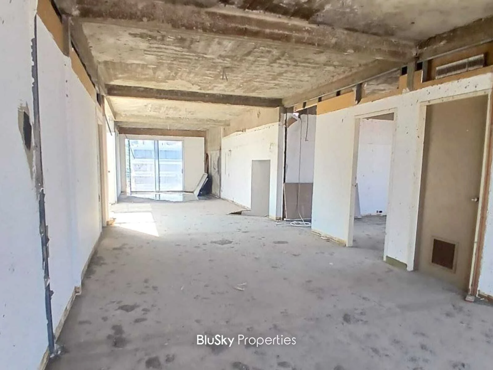Penthouse 1,120m² Triplex for Rent in Haret Sakher — الصورة 3