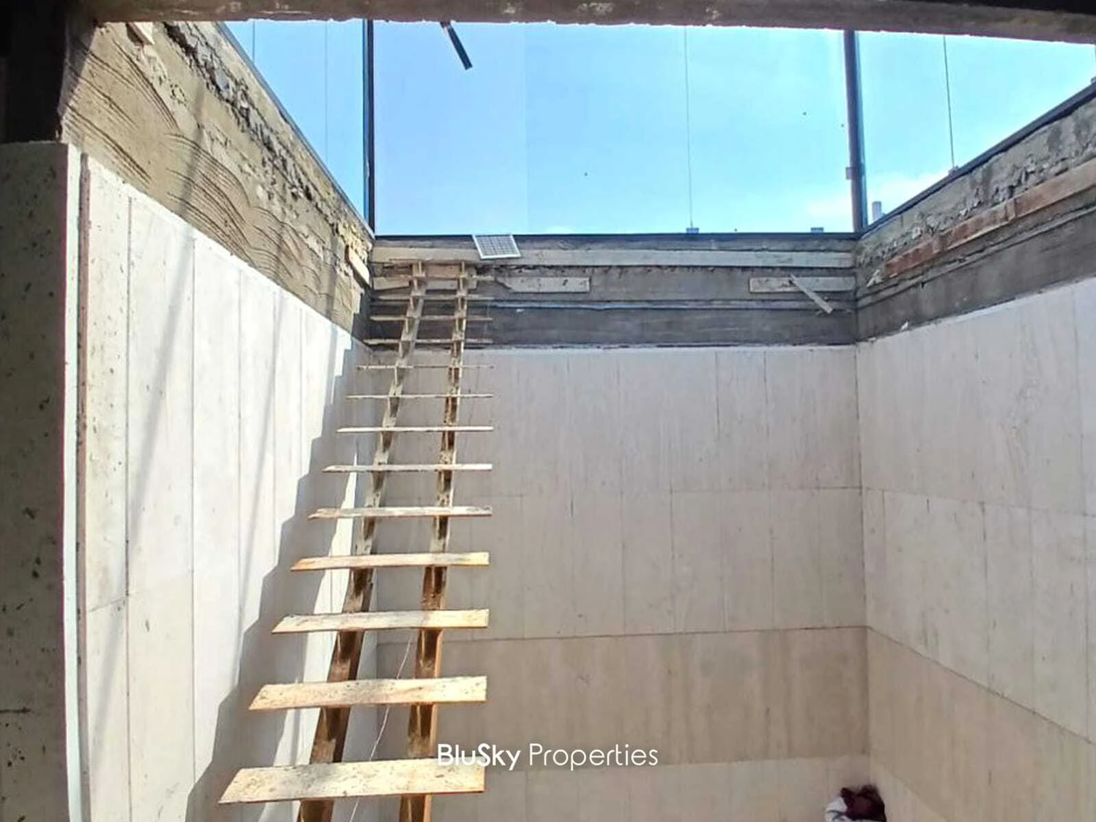 Penthouse 1,120m² Triplex for Rent in Haret Sakher — الصورة 4