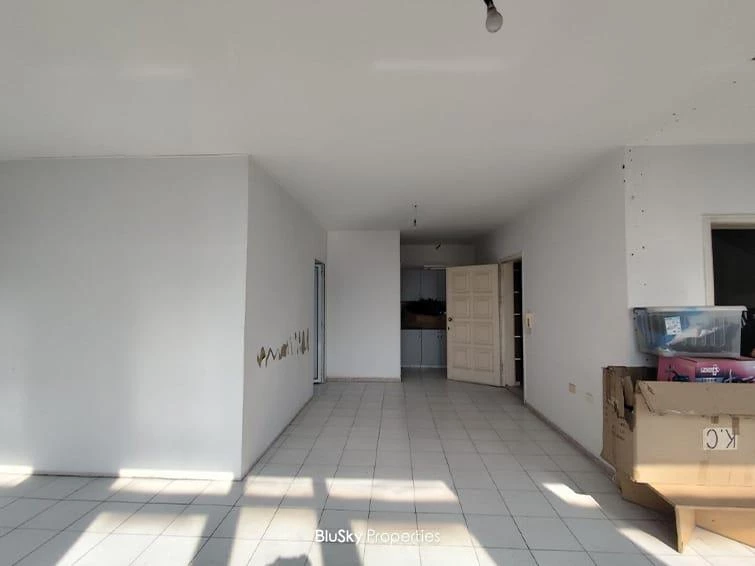 Office 140m² for Rent in Haret Sakher