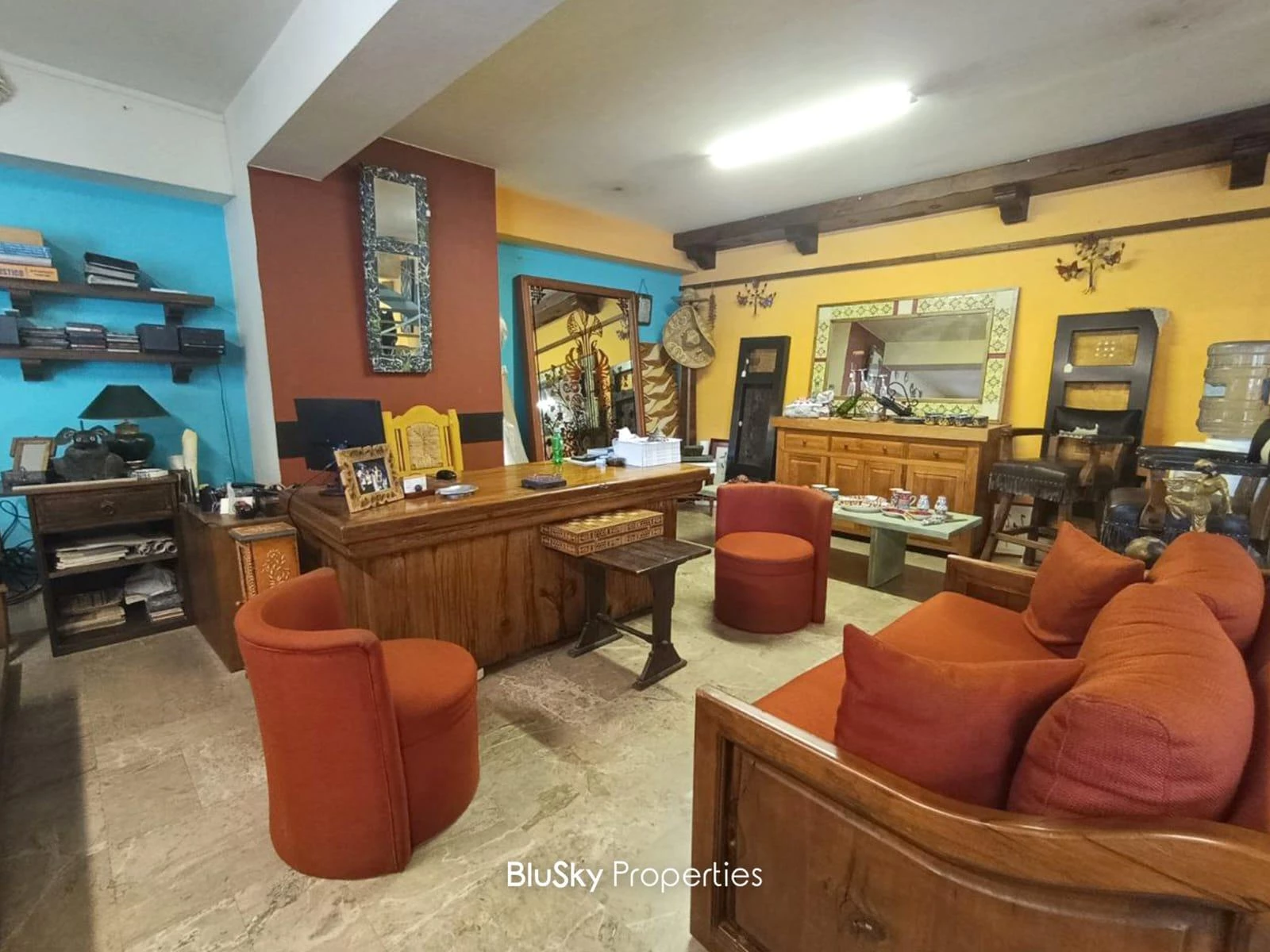 Shop 144m² for Sale in Haret Sakher