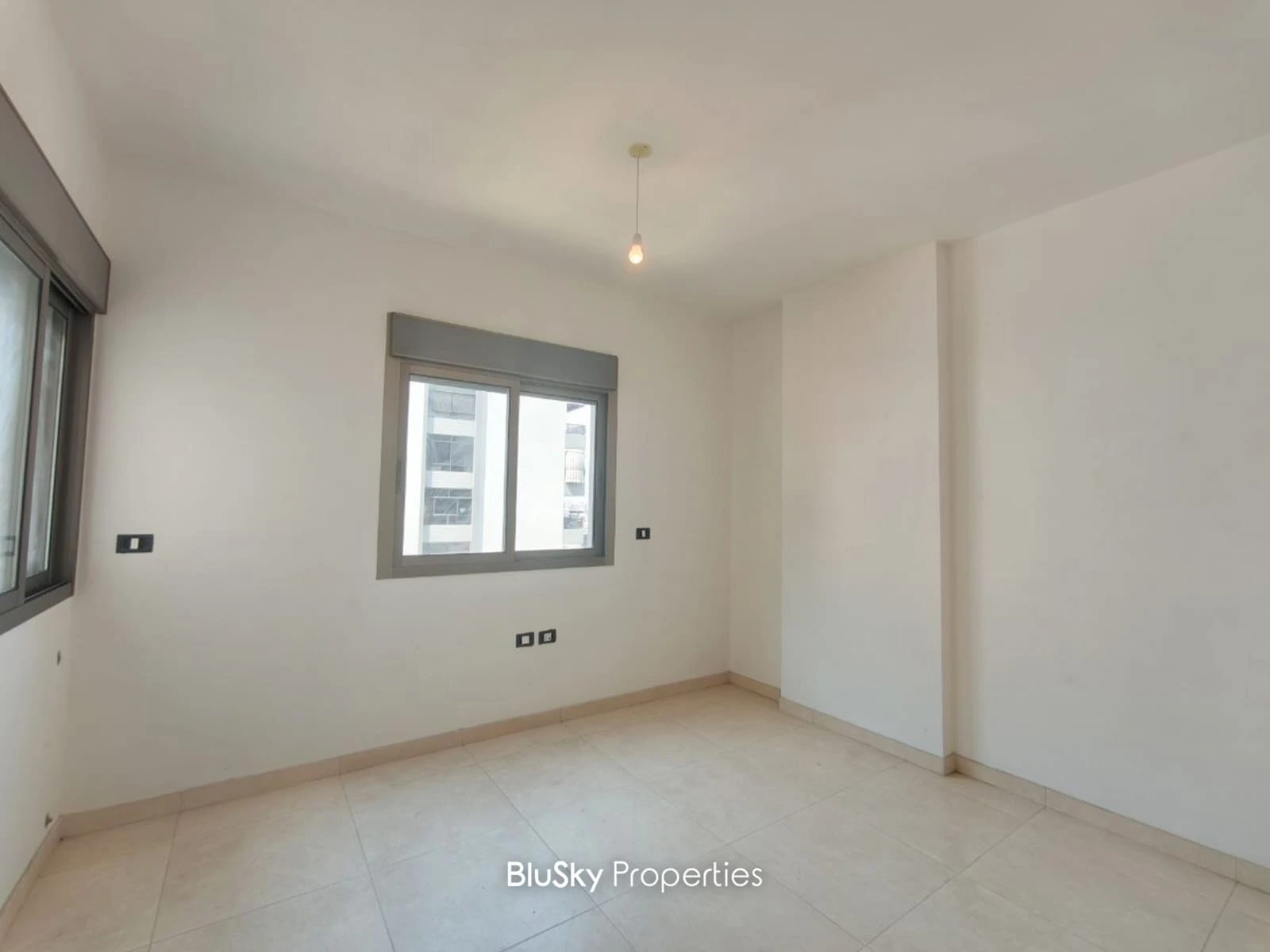 Apartment 145m² with Sea View for Sale in Haret Sakher — الصورة 3