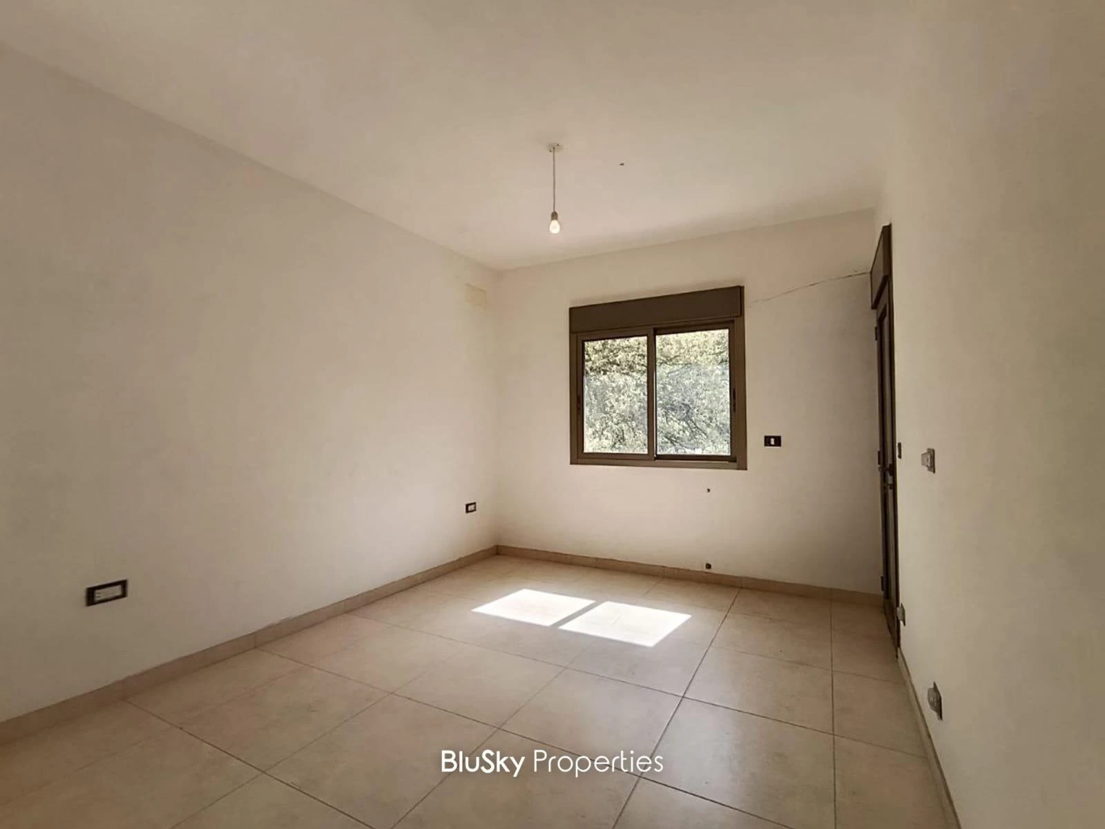 Apartment 145m² Sea View for Sale in Haret Sakher — photo 4