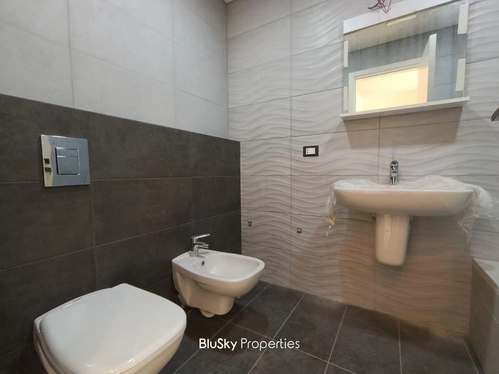 Apartment 145m² Sea View for Sale in Haret Sakher — photo 5