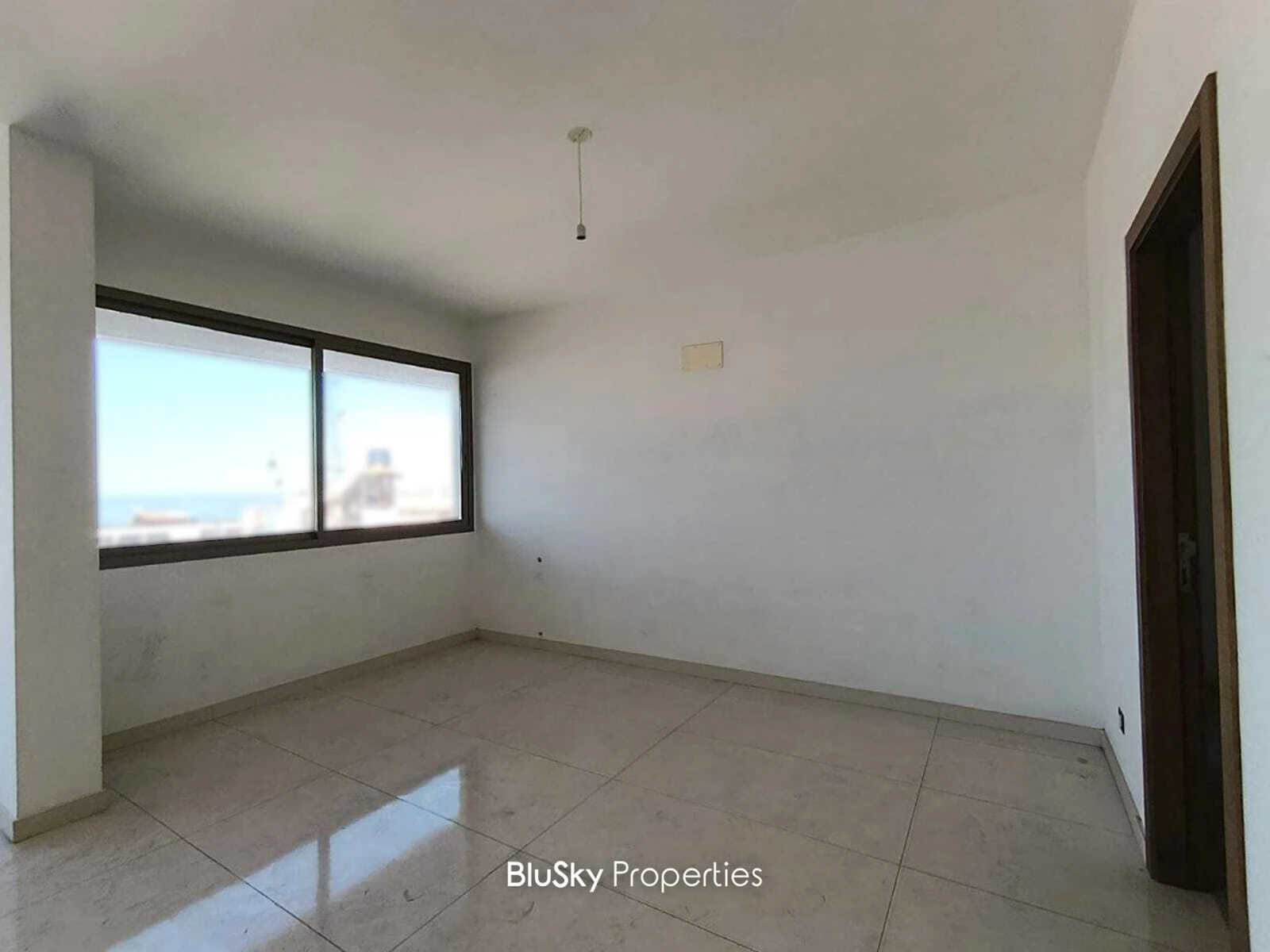Apartment 165m² Sea View for Sale in Haret Sakher — photo 2