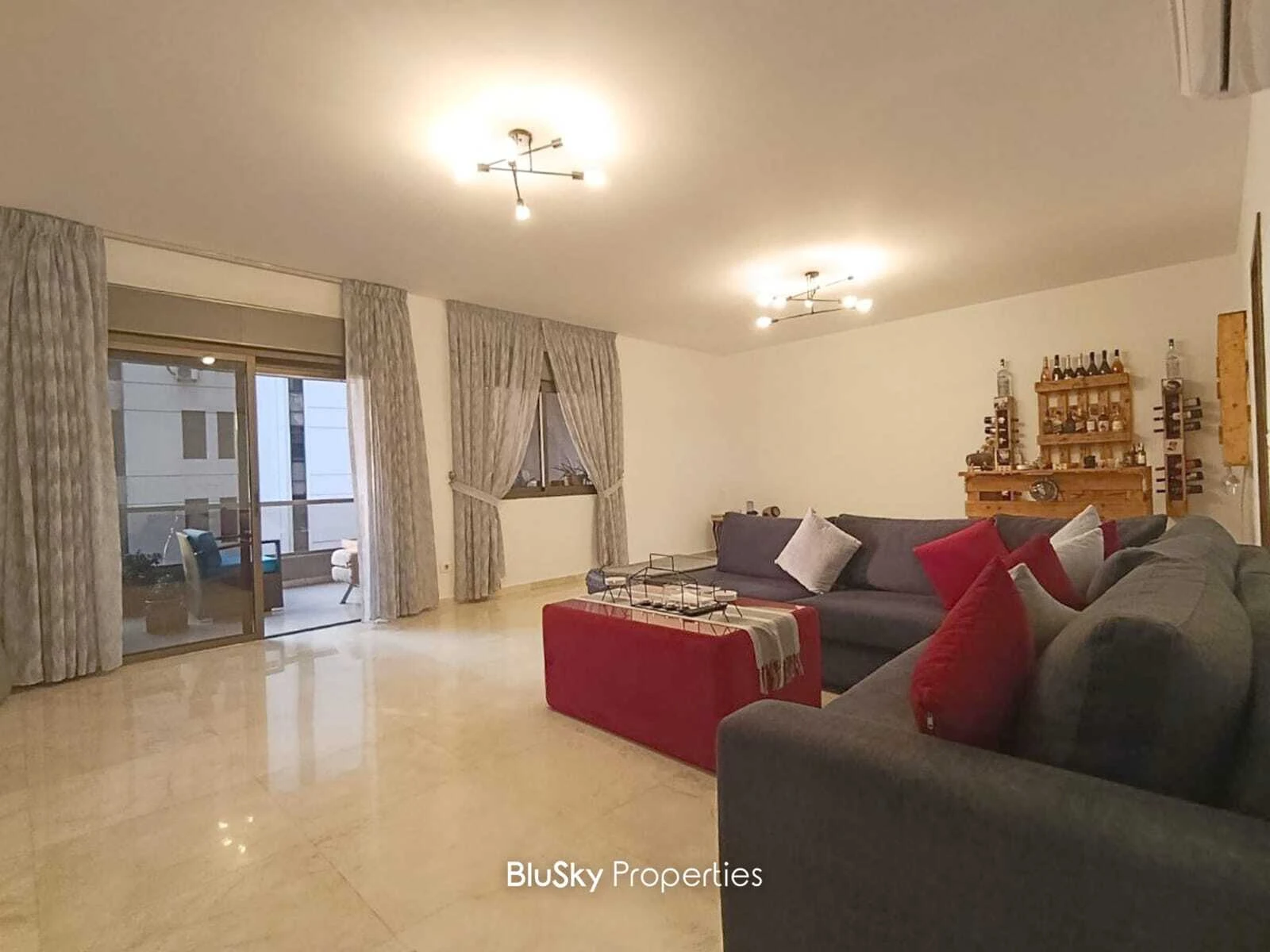 Apartment 170m² Sea View for Sale in Haret Sakher