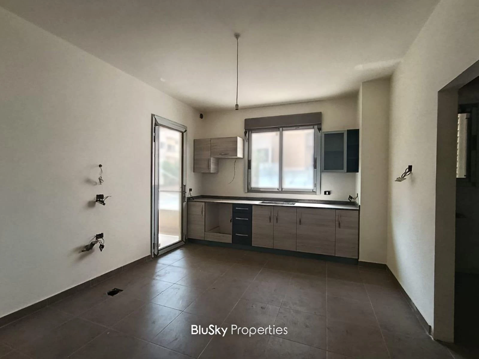 Apartment 171m² 3 Beds for Sale in Haret Sakher — photo 2