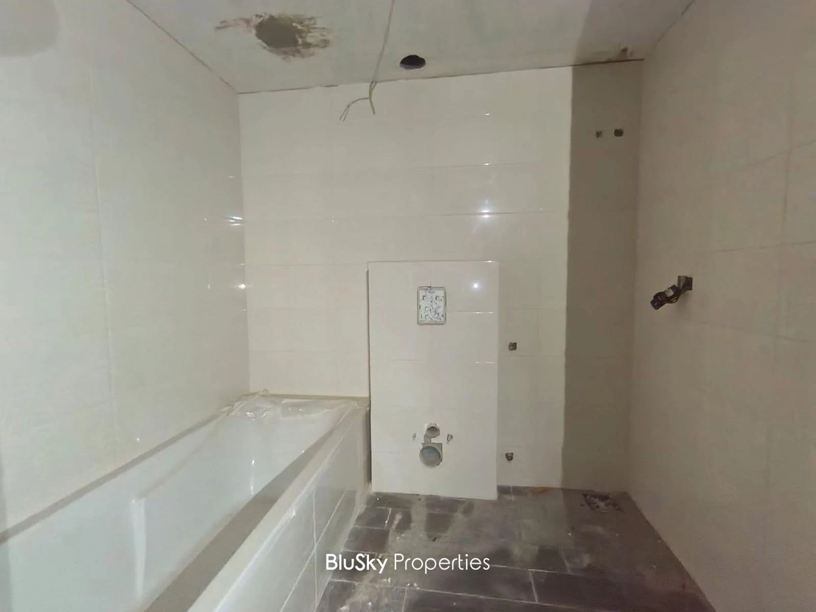 Apartment 175m² Sea View for Sale in Haret Sakher — الصورة 3
