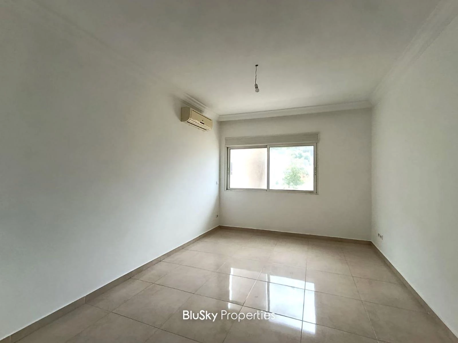 Apartment 255m² Sea View for Sale in Haret Sakher — الصورة 4