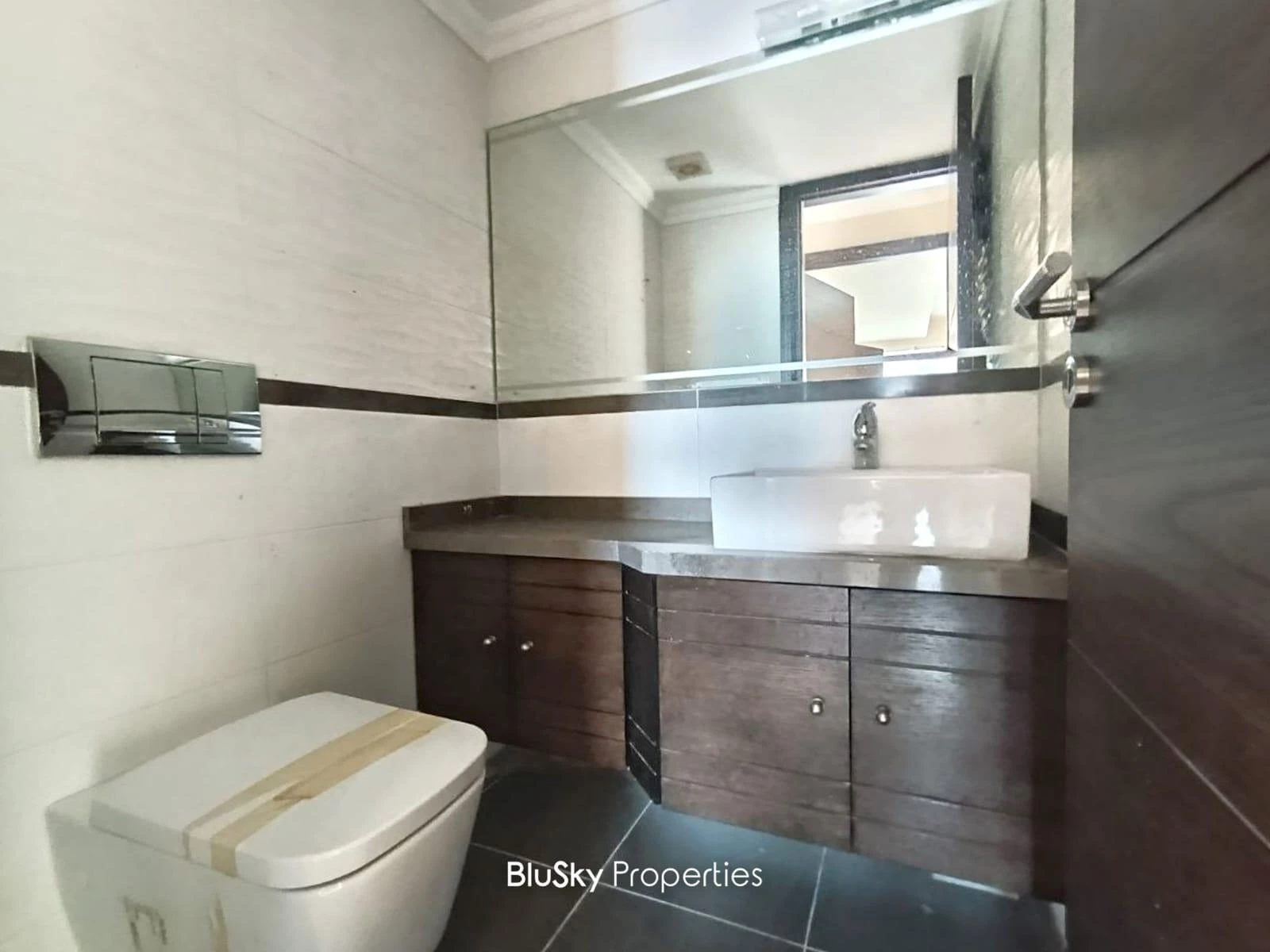 Apartment 255m² Sea View for Sale in Haret Sakher — الصورة 5