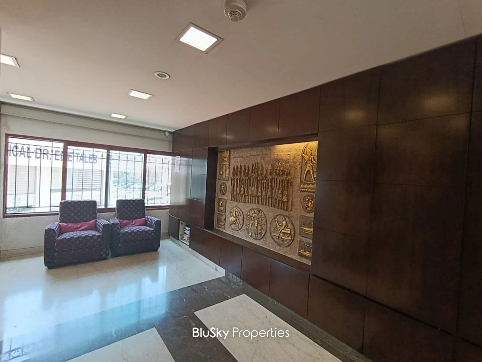 Shop 280m² for Rent in Haret Sakher — photo 2