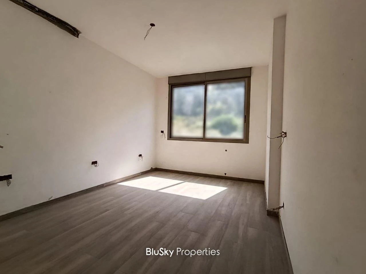 Duplex 310m² Sea View for Sale in Haret Sakher — photo 3