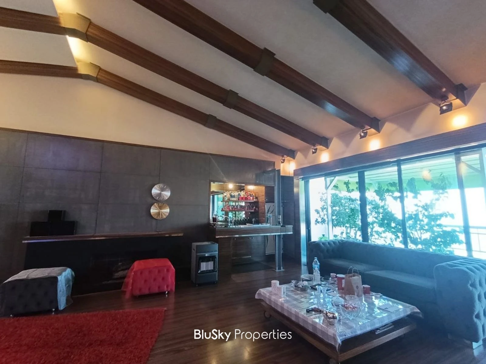Apartment 335m² with Terrace for Sale in Haret Sakher — photo 4