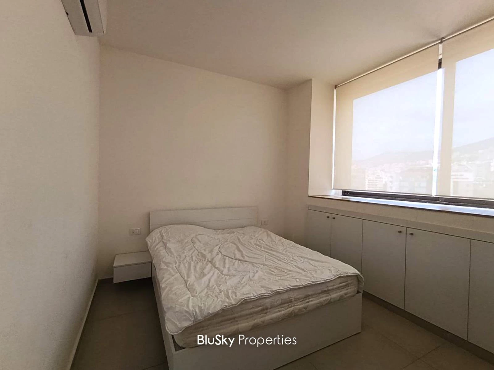 Chalet 60m² for Rent in Haret Sakher — الصورة 3