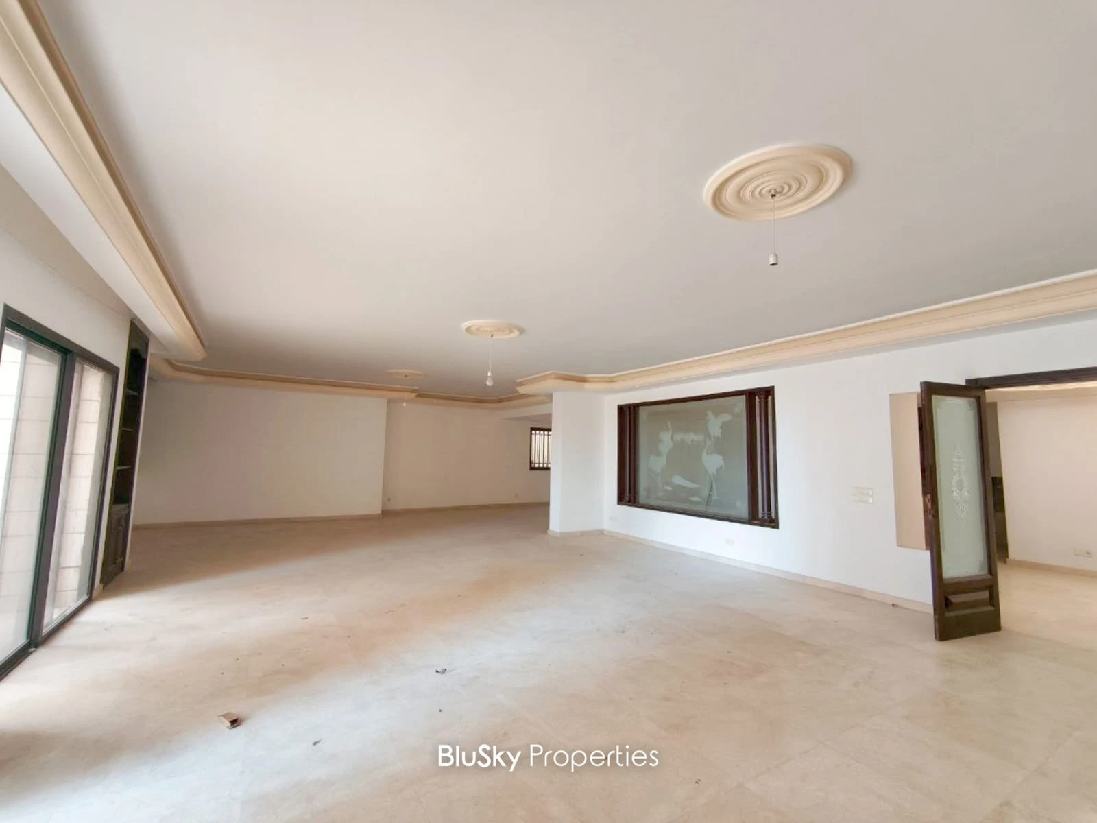 Duplex 700m² for Sale in Haret Sakher — photo 2