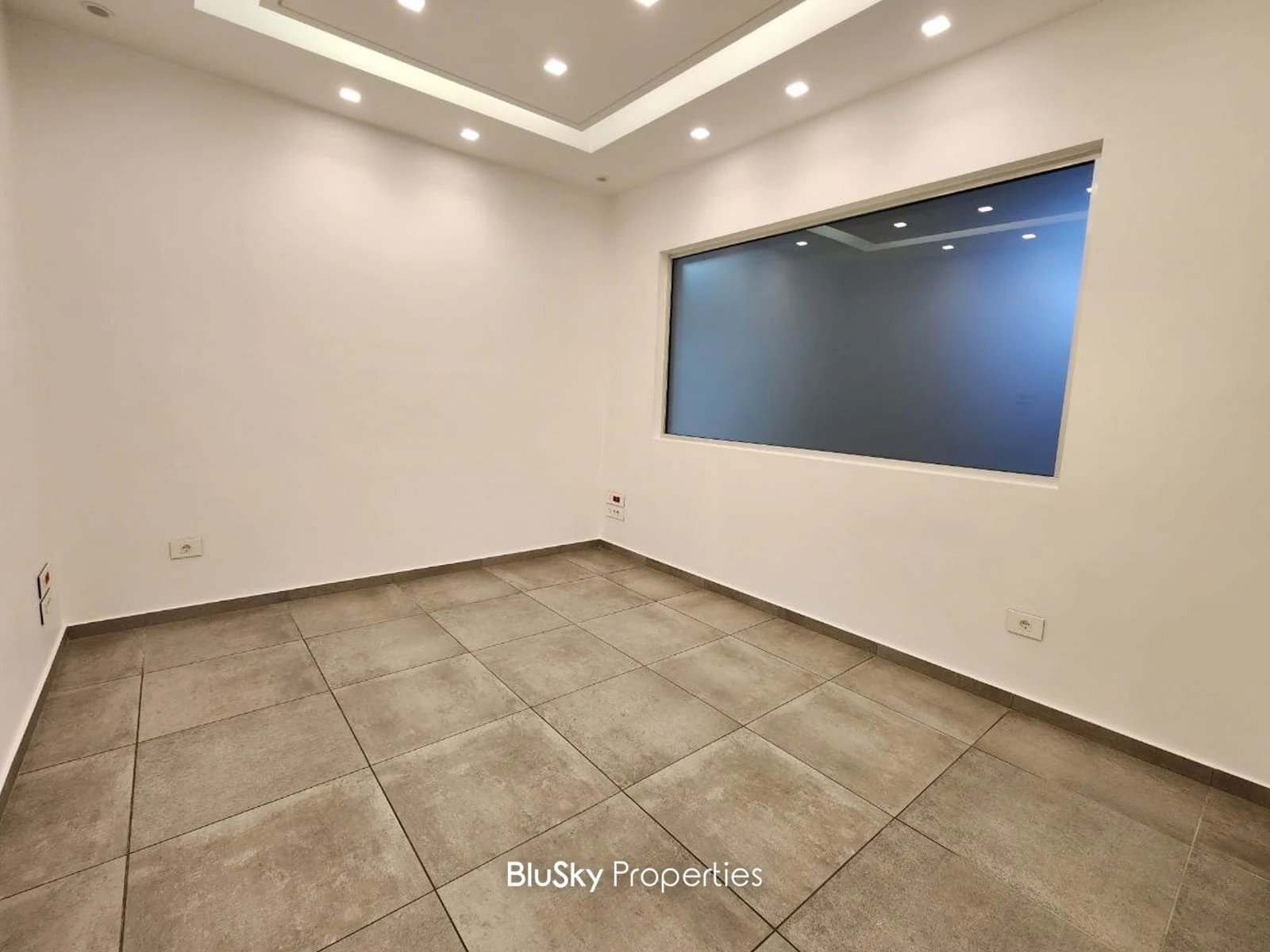 Office 100m² for Rent in Horch Tabet — الصورة 3