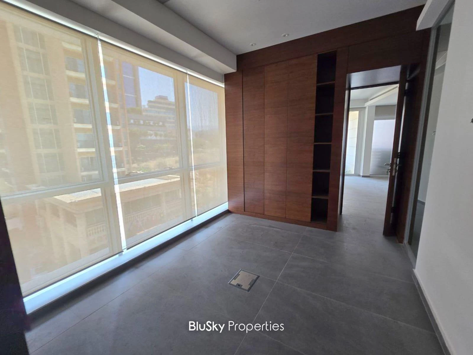 Office 160m² for Rent in Horch Tabet — الصورة 4