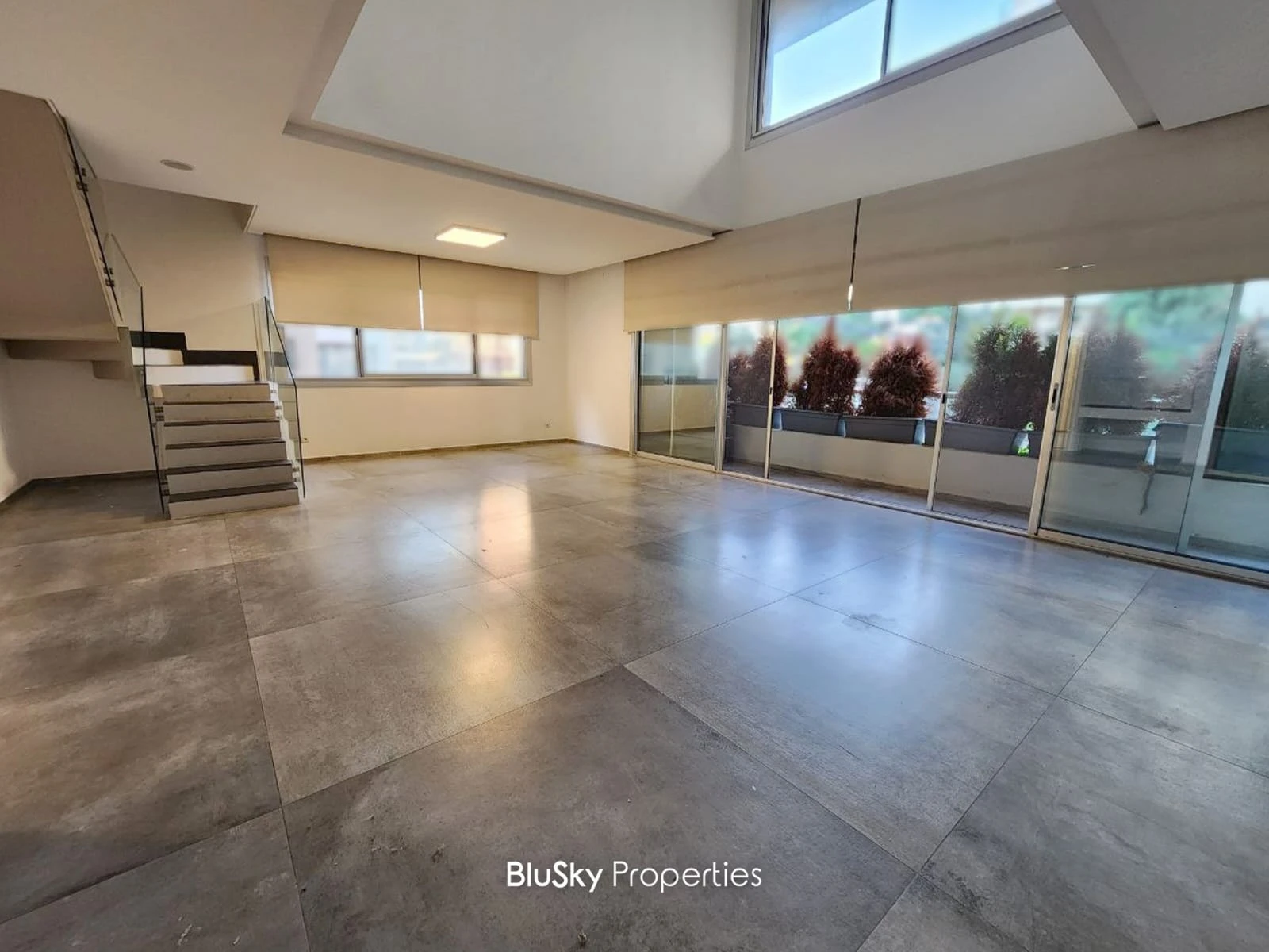 Apartment 200m² for Rent in Horch Tabet
